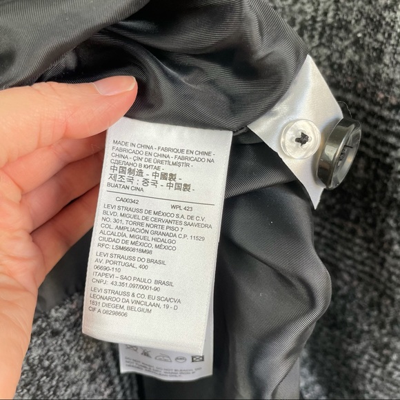 Sold. NWT Levi’s Wool Blend Cocoon Coat Size Small - Picture 5 of 14